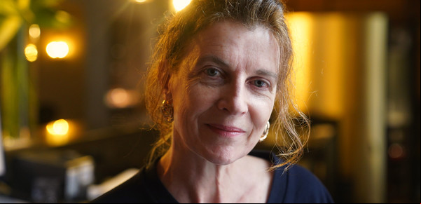 Emmanuelle Bayamack-Tam: "Las sociedades occidentales son demasiado prosaicas y mercantilistas"