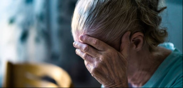 Una mujer de 86 años fue declarada muerta por error y ni siquiera le pagan la pensión