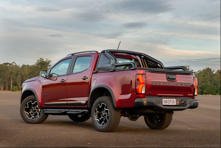 La Chevrolet S10 Z71 viene con muchos detalles y elementos en color negro.