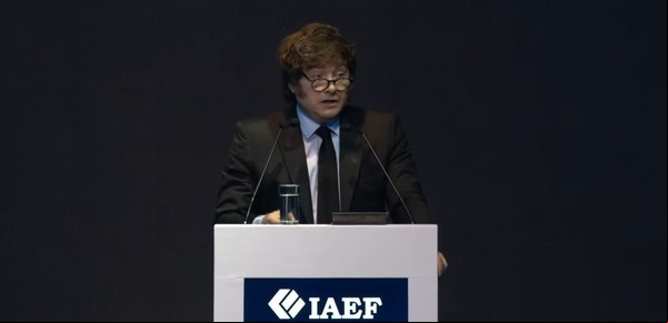 Javier Milei y sus medidas, EN VIVO: ministros "bullish", "burbujas" de la economía en alza y una ironía sobre su obsesión con mandriles, las perlitas del Presidente en IAEF