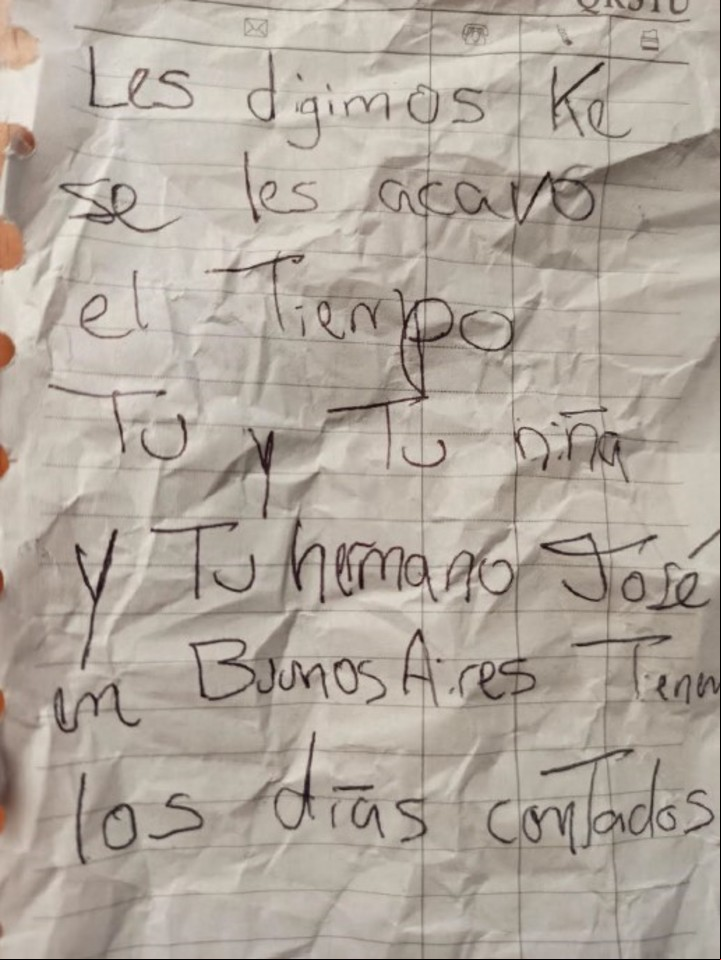 La nota manuscrita que recibió la madre de Zambrano cuando vivía en Colombia. Foto gentileza Fundación Apolo