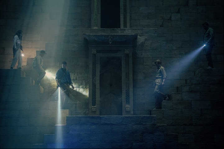 Parte del film transcurre en una misteriosa pirámide.Apple TV+