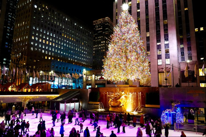 El gran Arbol de Navidad y la pista de patinaje sobre hielo del Rockefeller Center. Foto Shutterstock