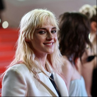 Cannes 2025: Kristen Stewart empezó con una ovación y terminó decepcionando con su filme con mucho sexo