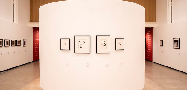 Rabioso o minimalista, el gesto de la fotografía abstracta en Fundación Larivière