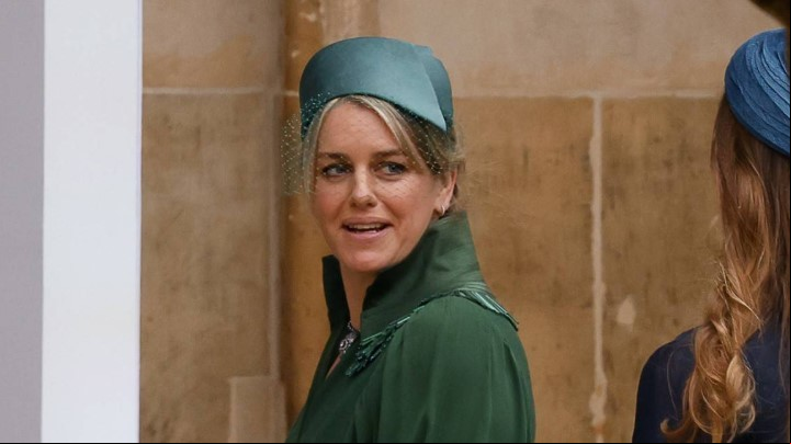 Laura Parker Bowles, hija de Camila, actual Reina Cosorte, fruto de su matrimonio anterior al del rey Carlos III.