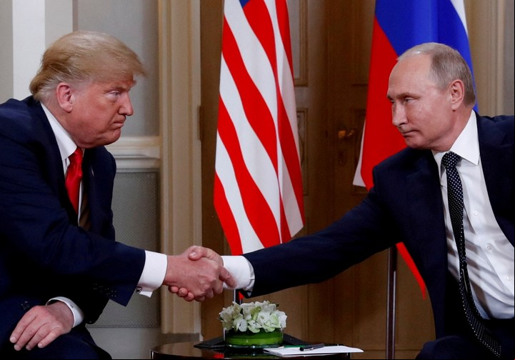 Donald Trump y Vladimir Putin hablaron durante dos horas este lunes. Foto: Reuters