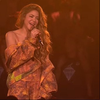 Shakira emocionó a los Estados Unidos y a Jimmy Fallon cantando Antología
