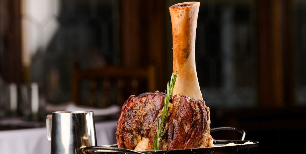 El atractivo corte de carne que se sirve con hueso, se deshace con cuchara e impacta fuerte en los restaurantes