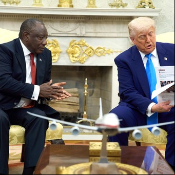 Ahora Donald Trump incomodó al presidente de Sudáfrica en el Salón Oval y lo acusó de cometer un "genocidio contra blancos"