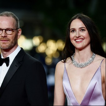 Cannes 2025: zapatos con taco aguja, chatitas y otra candidata a la Palma de Oro