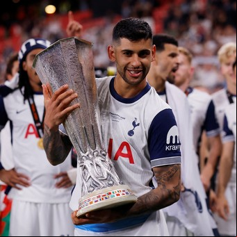'Cuti' Romero sigue acumulando trofeos: lo eligieron el MVP de toda la temporada de la Europa League tras consagrarse con el Tottenham