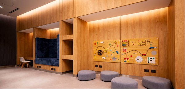 Los aeropuertos, cada vez más focalizados en los servicios: Ezeiza tendrá una "sala de calma" para chicos del espectro autista