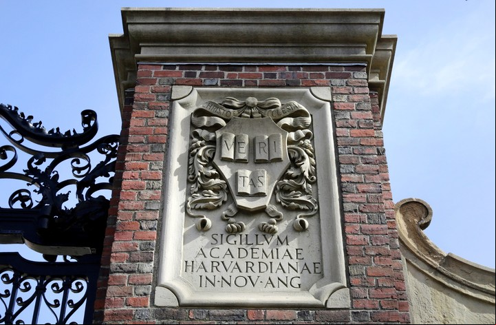 Harvard, la institución de educación superior más antigua y rica del país. Foto: AP
