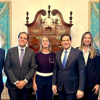 "Fue uno de los rescates más espectaculares de la historia": el dramático testimonio de los cinco venezolanos liberados de la embajada argentina en Caracas