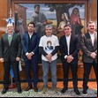 De las cripto a rascar la olla para ver si sacamos los dólares del colchón: así somos con todo