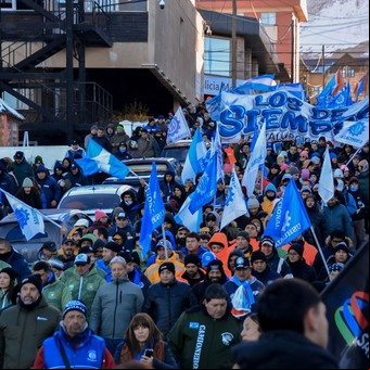 Tierra del Fuego: las empresas no despedirán trabajadores hasta fin de año y se levantó el paro