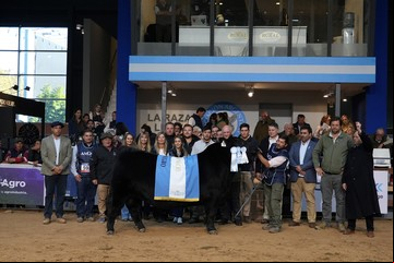 Semana Angus de Otoño: el Supremo Gran Campeón Angus fue para Quequén Sur y la Suprema Gran Campeona para La Alianza