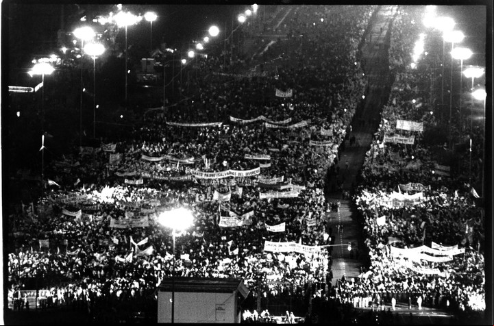 Juan Pablo II dio una misa multitudinaria en 1987 en Buenos Aires.