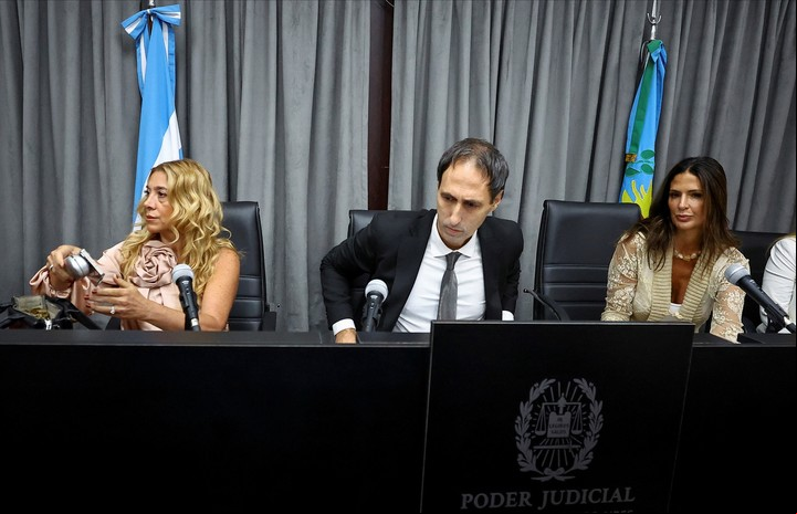 Los jueces del Tribunal Oral en lo Criminal (TOC) N° 3 de San Isidro, Verónica Di Tommaso, Maximiliano Savarino y Julieta Makintach. Foto: Reuters/Agustín Marcarian.