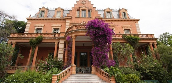 Escapada perfecta en Buenos Aires: esta villa paradisíaca te espera con una arquitectura de ensueño y paisajes increíbles