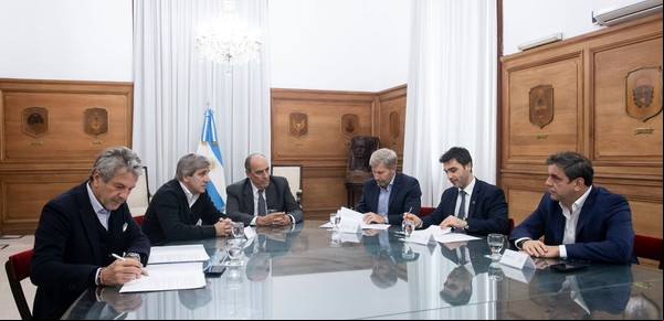 Otras dos provincias se sumaron al convenio de Nación para sacar los dólares del colchón